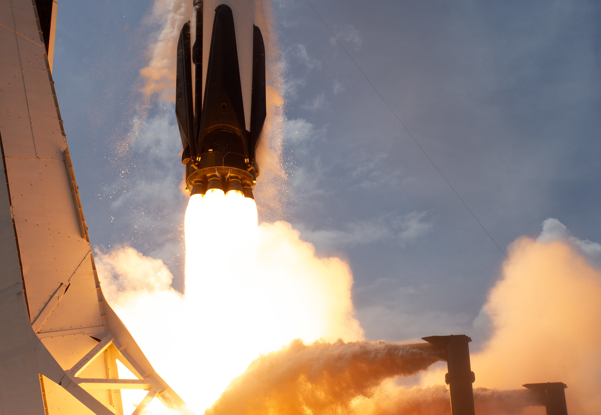 La Nuova Era Spaziale: Perché il lancio della Crew Dragon di SpaceX è così importante