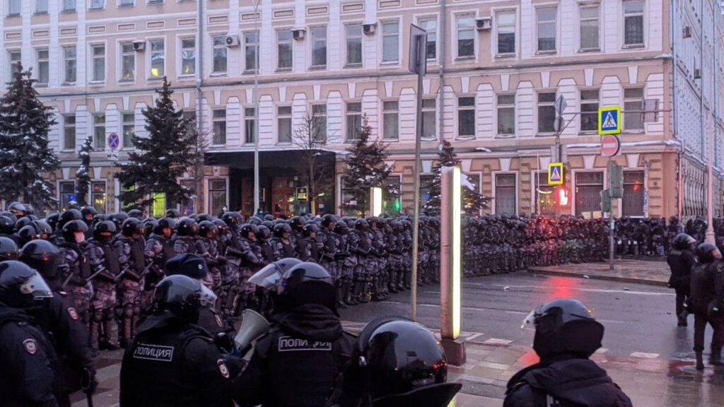 Russian Protest: Anti-Corruption, Pro-Navalny, and Violent